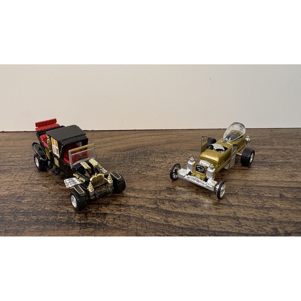 The Munsters Koach & Dracula Die-cast Car Set Collectible 1999 Playing Mantis